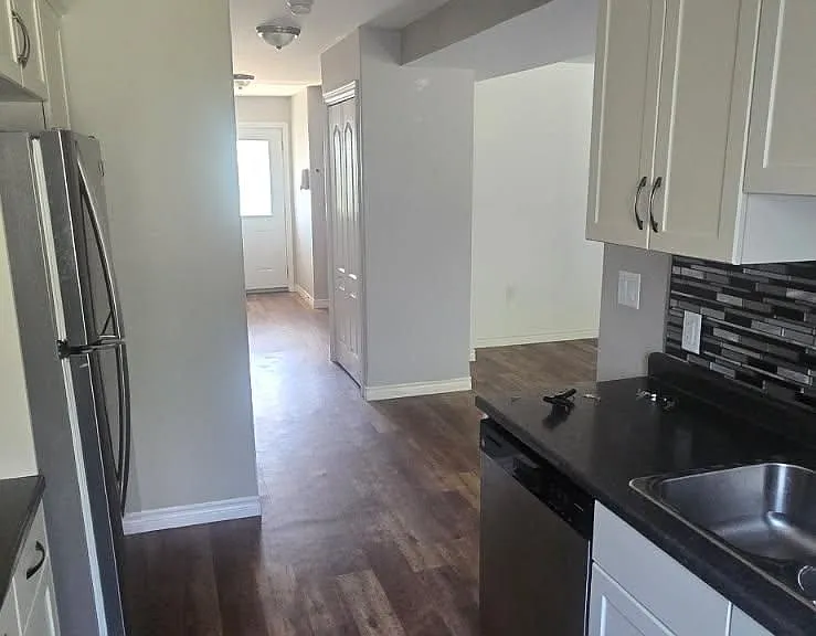 3478 Princess St — Photo 10