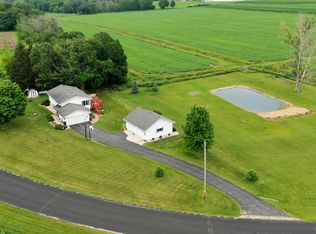 W2144 Staude Rd, Helenville, WI 53137