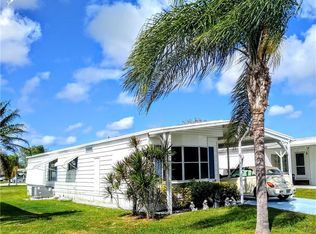19 Flores Ln, Port Saint Lucie, FL 34952