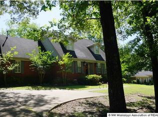 112 Faith Dr, Batesville, MS 38606
