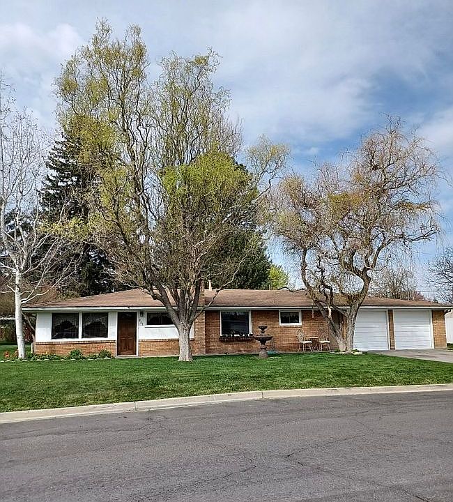 1st image of 823 W Mountain View Dr