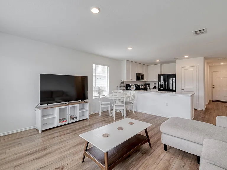 2516 Carpathian Cv — Photo 13