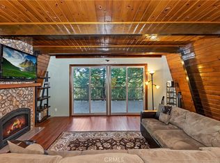 24091 Lakeview Dr, Crestline, CA 92325