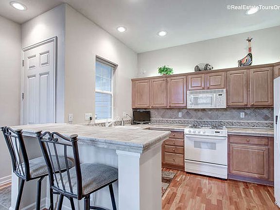 5th image of 1516 NE 65th Ave