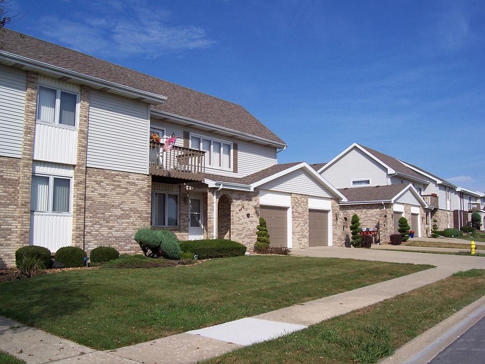 1st image of 445 Briarcliff Ln