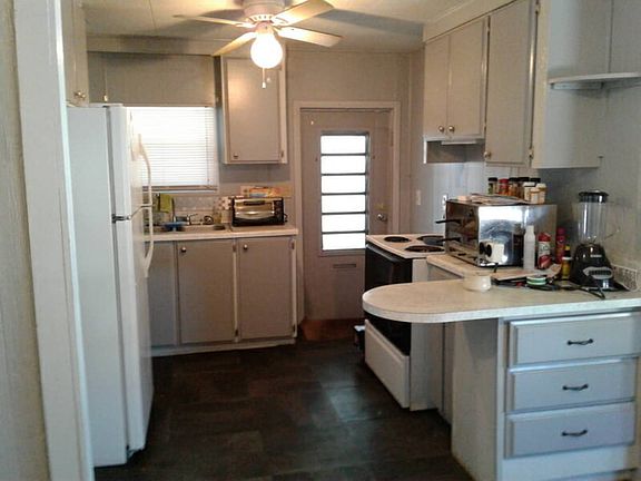 3rd image of 93245 Circle Dr N