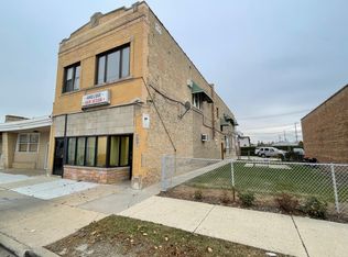 7041 W Addison St #R2, Chicago, IL 60634