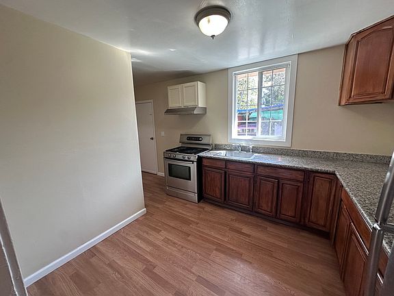 5th image of 3231 Brookdale Ave #B