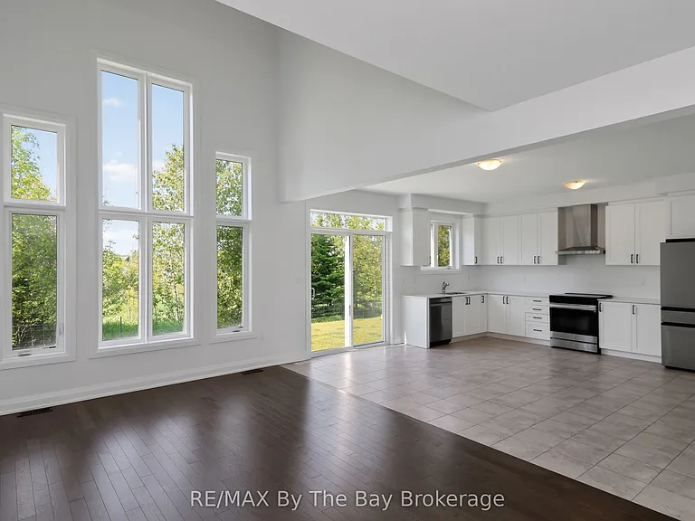52 Amber Dr — Photo 23