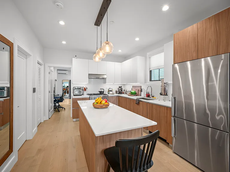 708 E 6th St #2 — Photo 6