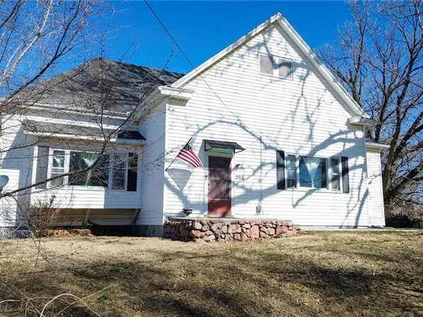 903 Cook Rd, Saint Joseph, MO 64505