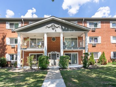 100 E Lillian Ave APT 2D, Arlington Heights, IL, 60004
