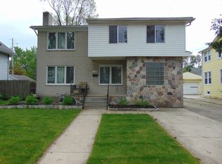 366 E Saratoga St, Ferndale, MI 48220