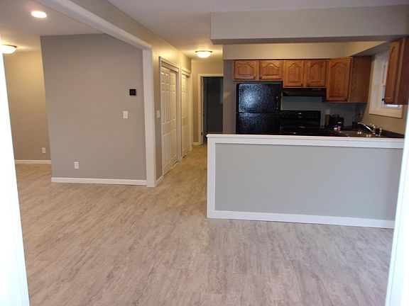 4th image of 906 Crestwood Dr