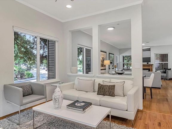 5th image of 990 La Mesa Ter Unit K