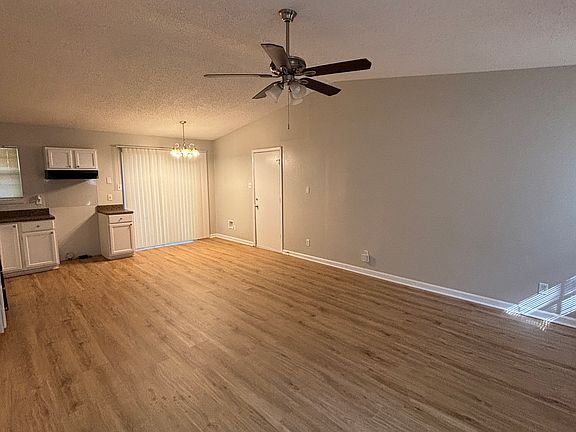 3rd image of 56 Meadowlark Dr