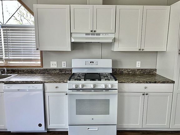 5th image of 58121 Meadow Creek Blvd
