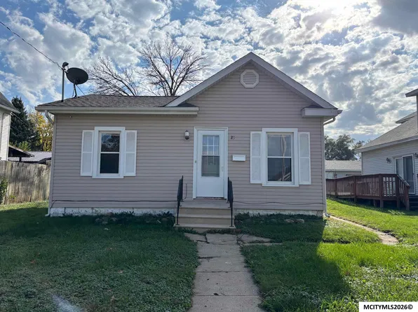 23 21st St SE, Mason City, IA 50401
