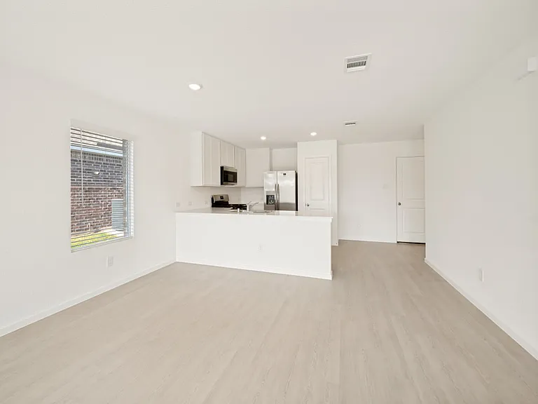2031 Stable Ln — Photo 14