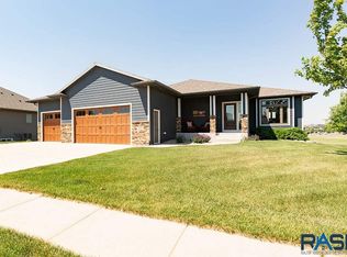 105 N Red Spruce Ave, Sioux Falls, SD 57110