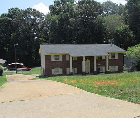 1st image of 8 Forest Hill Ct