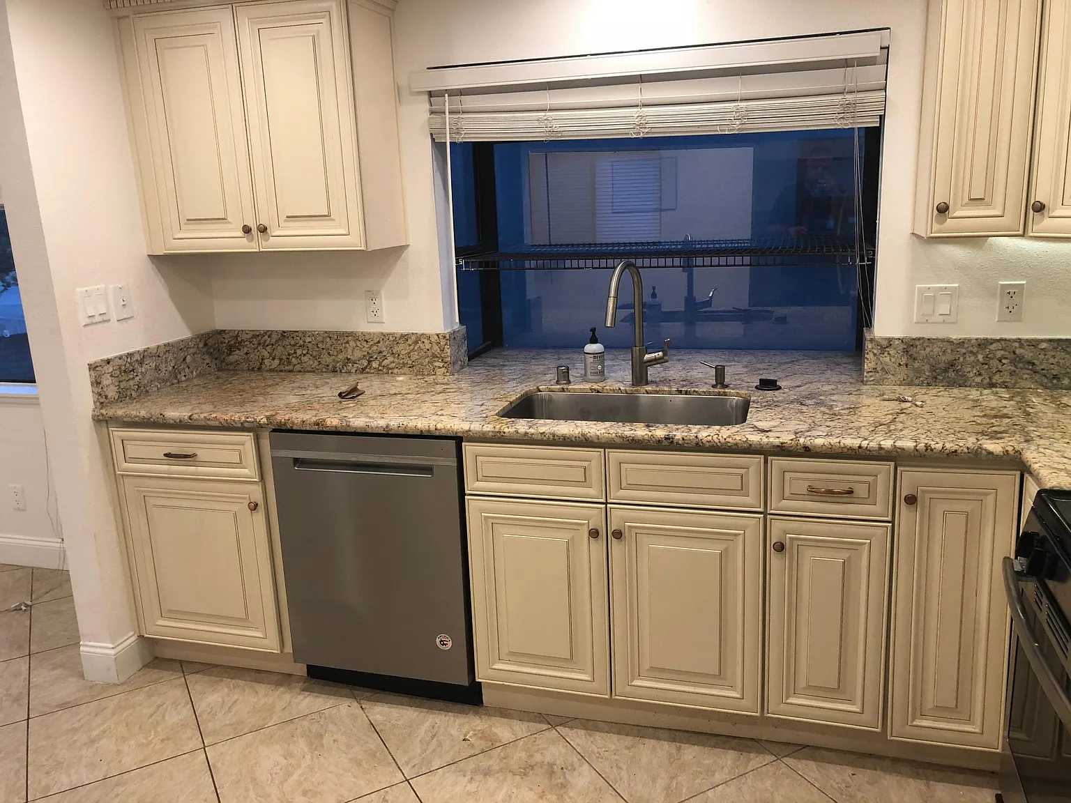 26364 W Plata Ln — Photo 2