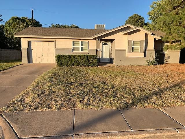 Front View. Nice neighborhood.