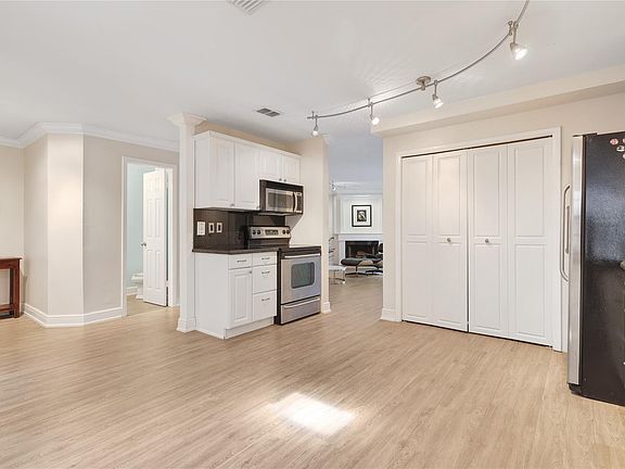 2nd image of 905 SE 12th Court #17