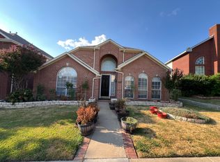 1819 Dew Valley Dr, Carrollton, TX 75010