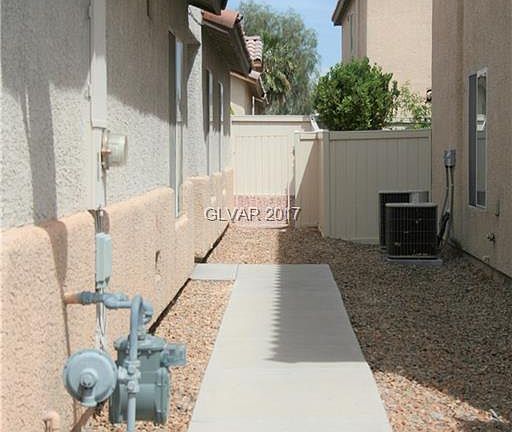 3rd image of 2716 Windy Breeze Ct