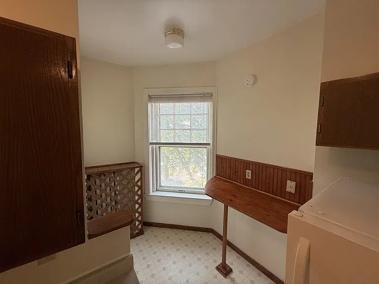709 E 1st St #6 — Photo 4