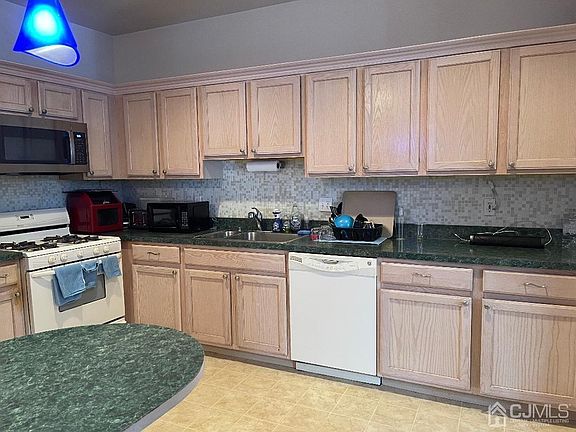 4th image of 316 Moonlight Dr