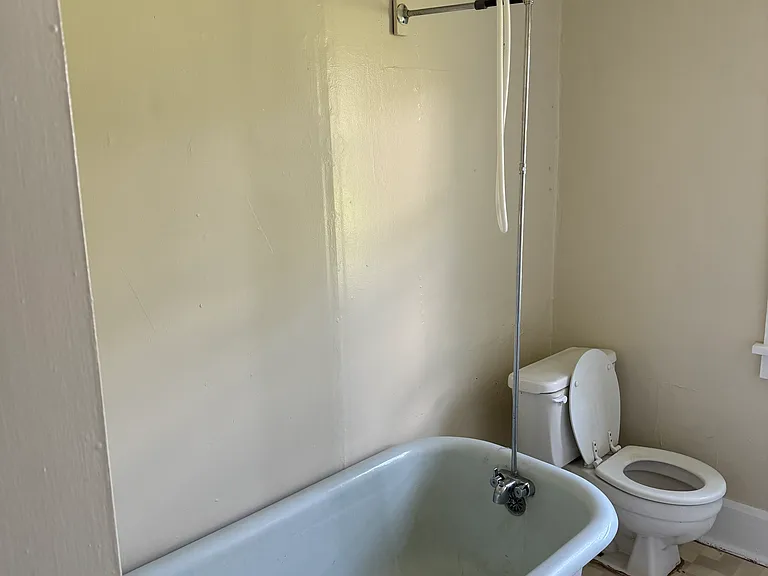 706 1/2 Mason St — Photo 18