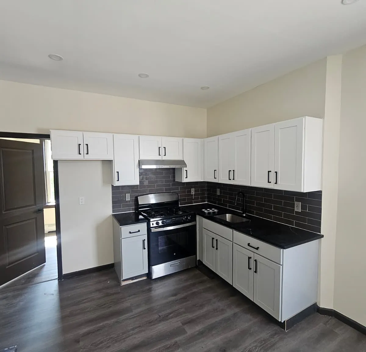 2 bed, $1,750 — Photo 1