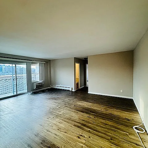 Fairleigh Arms Apt 2I living