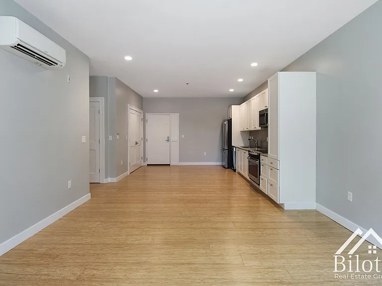 101 Hillside Ave East Side of Providence — Photo 3