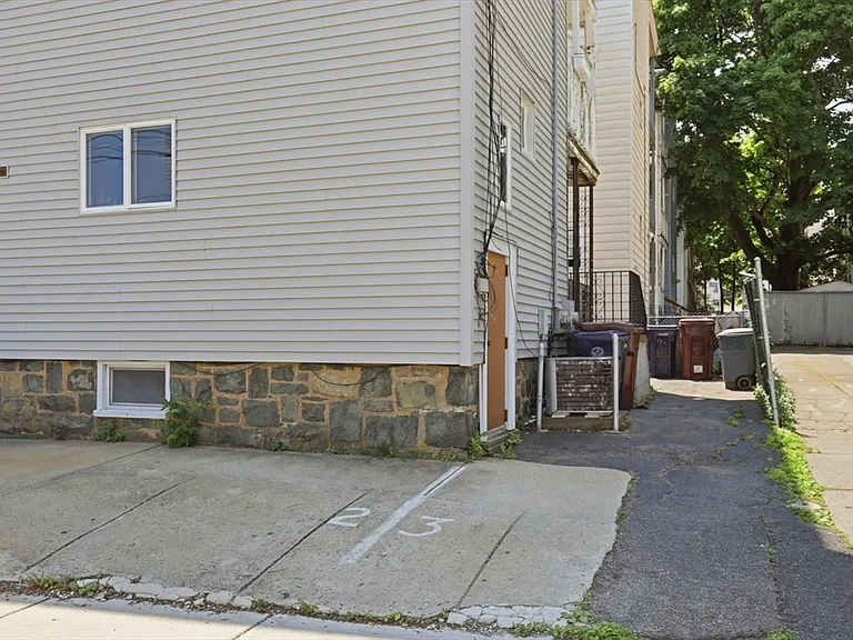 88 Vernal St #A — Photo 17
