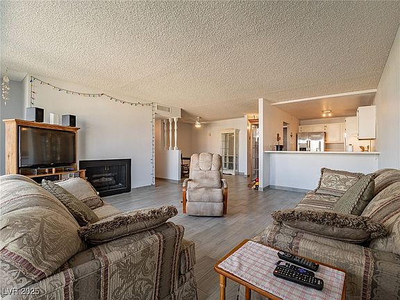 4th image of 725 N Royal Crest Cir Unit 215