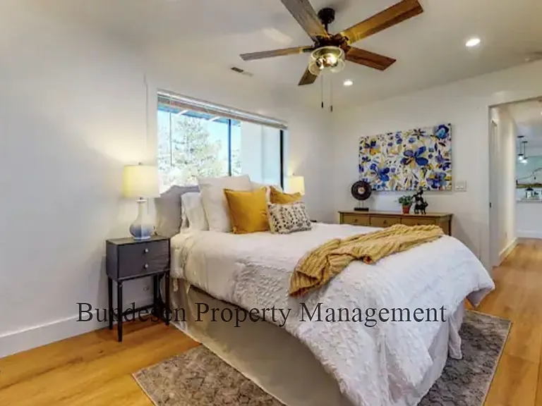 4 Lone Oak Ct — Photo 13