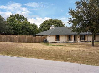 221 Spring Creek Dr, Waxahachie, TX 75165