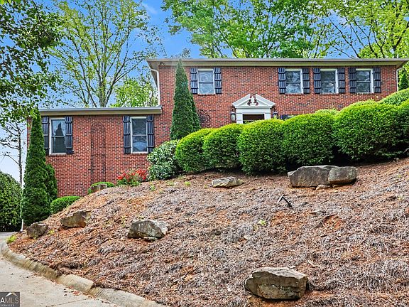 2nd image of 205 Marsh Glen Point