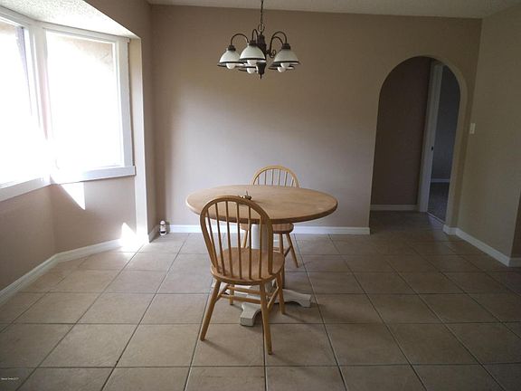 3rd image of 2955 Guinevere Dr