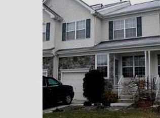 8 Glen Forest Rd, Mount Laurel, NJ 08054