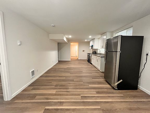 4th image of 620 S 35th St #C