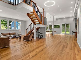 160 High St, Lee, MA 01238