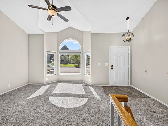 2nd image of 2126 Colonial Dr