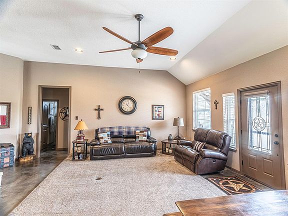 4th image of 128 Meadow Glen Dr