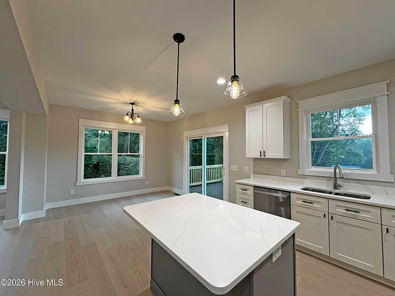 211 N McNeill St — Photo 7