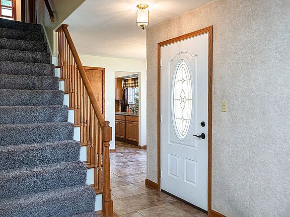 5th image of 344 Beverly Pl