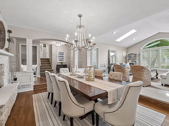 3rd image of 6621 Limerick Ln